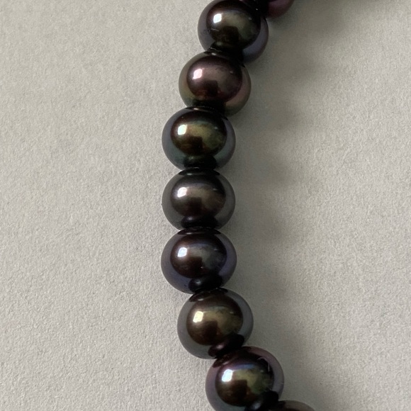 Peacock Freshwater Pearl Bracelet - Picture 4 of 5